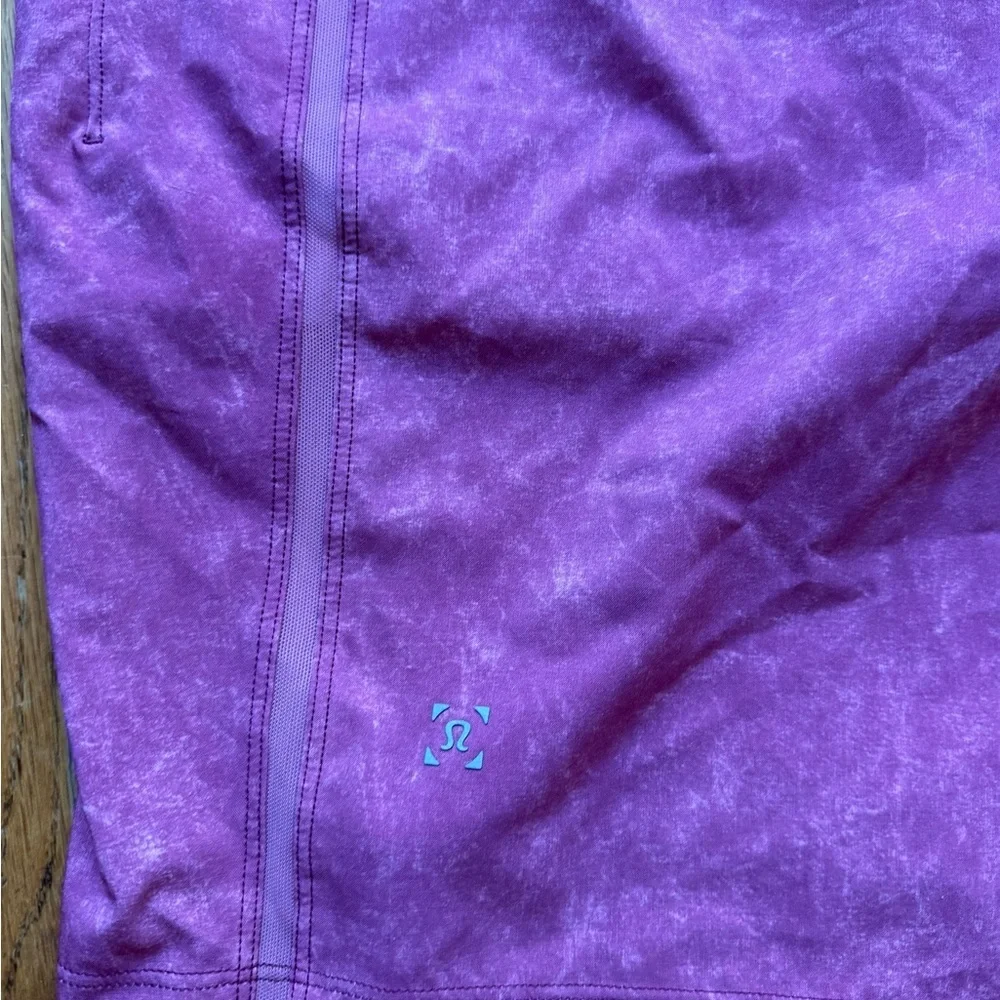 lululemon Men’s Pace Breaker Shorts 9” size: XL